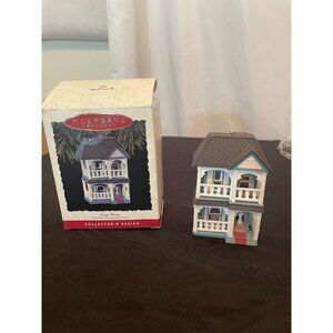 Hallmark Keepsake Ornament Cozy Home 10th in Series 1993